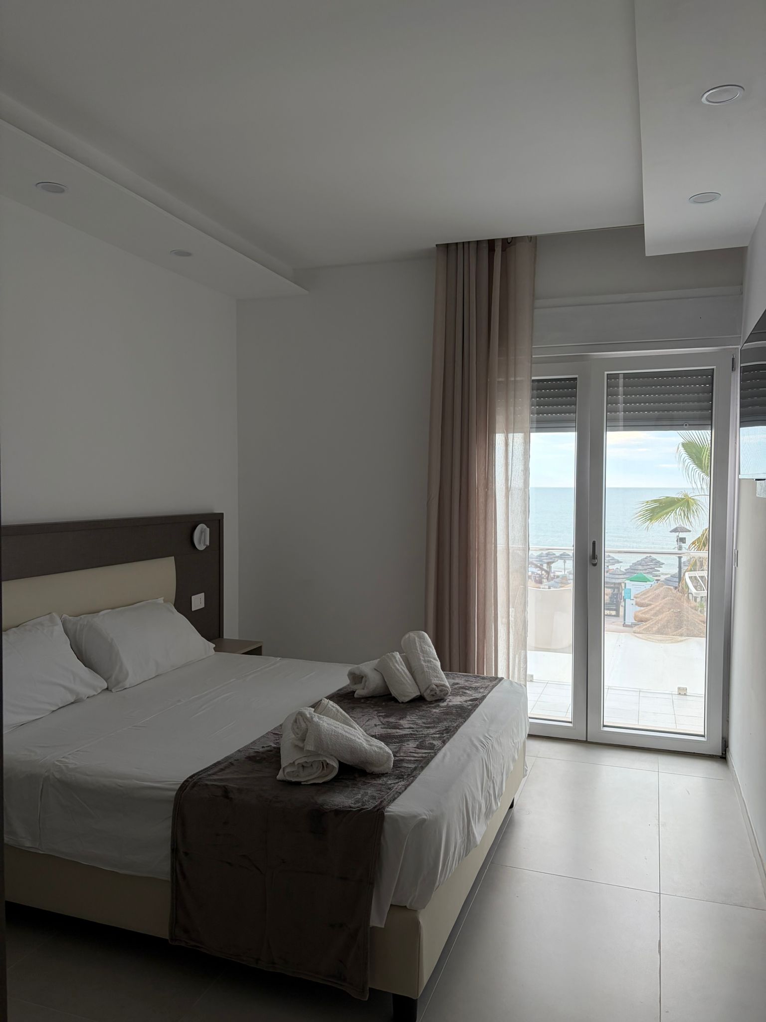 Double room with balcony and sea view